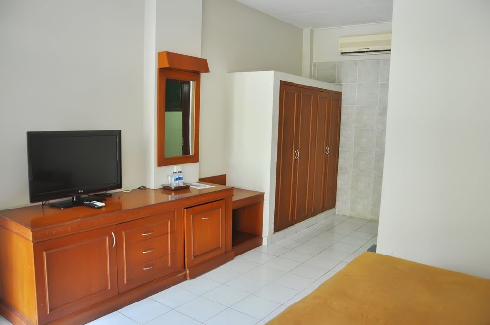 Jesens Inn II Kuta  Exterior photo